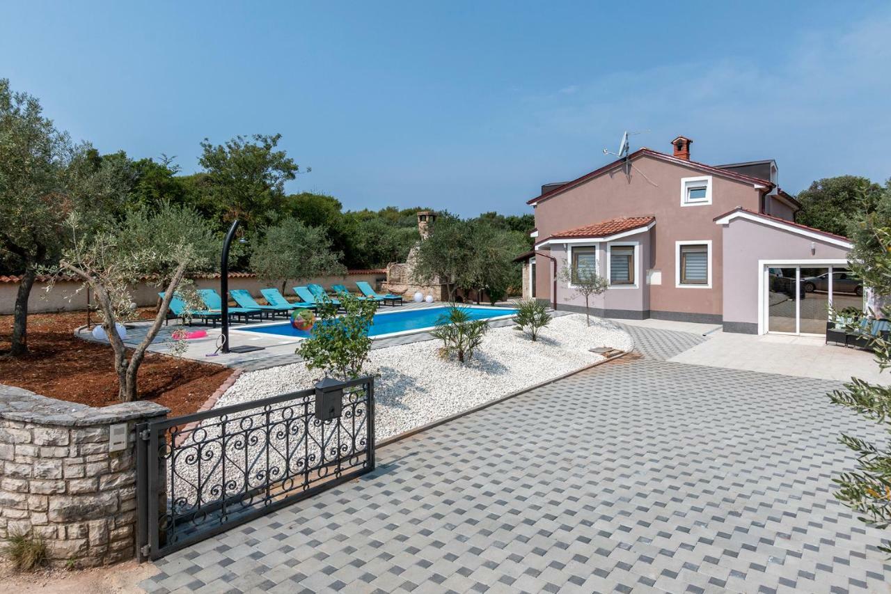 Villa Sunshine Pola Esterno foto